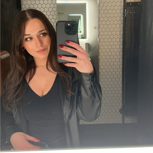 Meet your Posher, Erin - Picture 1 of 1